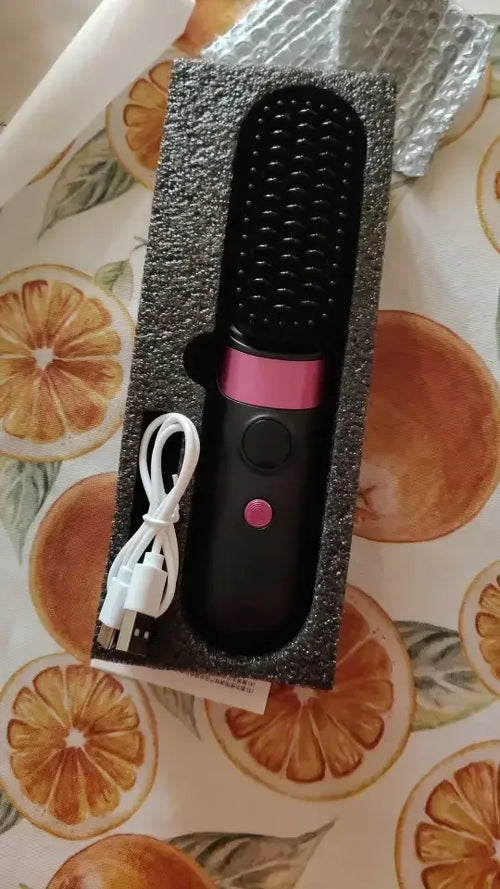 Brosse Lissante Pro Lisse Élégant et Coiffé en Quelques Minutes — photo d'un client 7